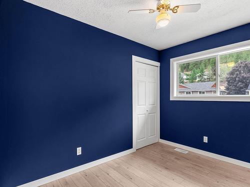 2678 Qu'Appelle Blvd, Kamloops, BC - Indoor Photo Showing Other Room