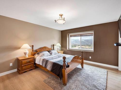 1036 Quails Roost Crt, Kamloops, BC - Indoor Photo Showing Bedroom