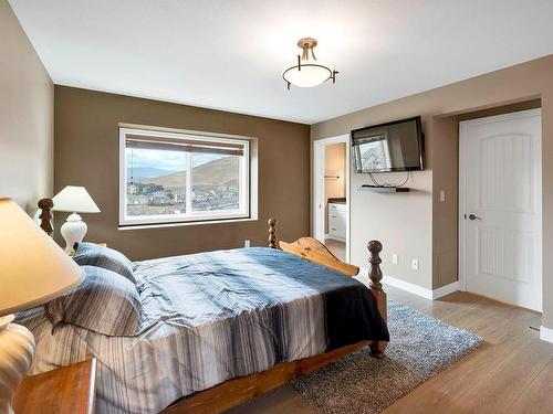 1036 Quails Roost Crt, Kamloops, BC - Indoor Photo Showing Bedroom