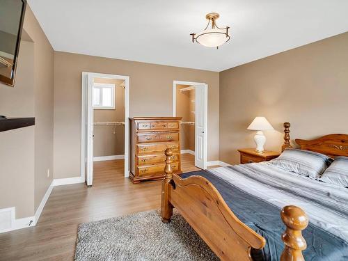 1036 Quails Roost Crt, Kamloops, BC - Indoor Photo Showing Bedroom