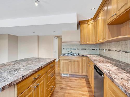 1036 Quails Roost Crt, Kamloops, BC - Indoor Photo Showing Kitchen With Double Sink With Upgraded Kitchen