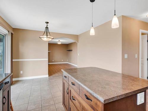 1036 Quails Roost Crt, Kamloops, BC - Indoor Photo Showing Kitchen