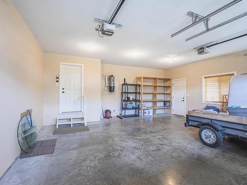 1036 Quails Roost Crt, Kamloops, BC - Indoor Photo Showing Garage