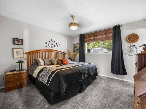 309 Gleneagles Drive, Kamloops, BC - Indoor Photo Showing Bedroom