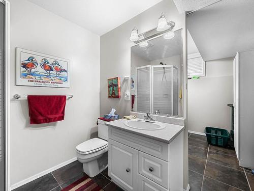 309 Gleneagles Drive, Kamloops, BC - Indoor Photo Showing Bathroom