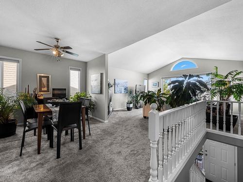 309 Gleneagles Drive, Kamloops, BC - Indoor Photo Showing Dining Room