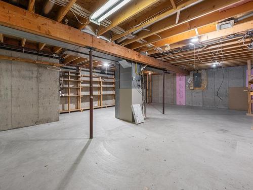 6712 Pinecrest Drive, Kamloops, BC - Indoor Photo Showing Basement