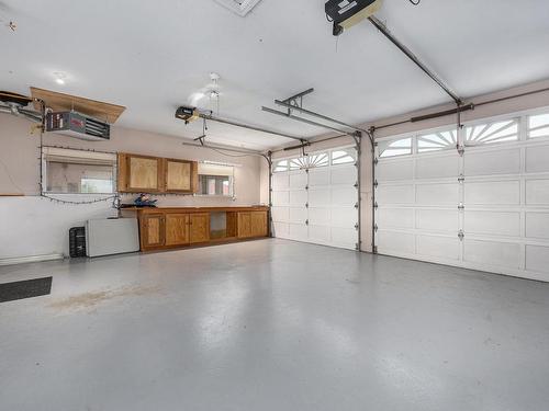 6712 Pinecrest Drive, Kamloops, BC - Indoor Photo Showing Garage