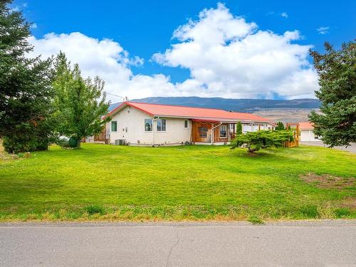 6712 Pinecrest Drive, Kamloops, BC - Outdoor