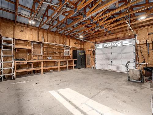 6712 Pinecrest Drive, Kamloops, BC - Indoor Photo Showing Garage