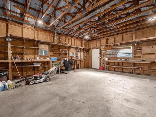 6712 Pinecrest Drive, Kamloops, BC - Indoor Photo Showing Other Room