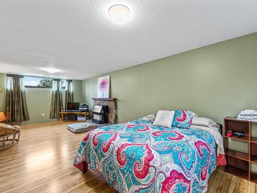 365 Pemberton Terrace, Kamloops, BC - Indoor Photo Showing Bedroom