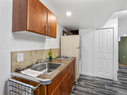 365 Pemberton Terrace, Kamloops, BC - Indoor Photo Showing Kitchen