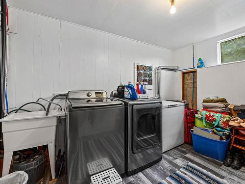 365 Pemberton Terrace, Kamloops, BC - Indoor Photo Showing Laundry Room