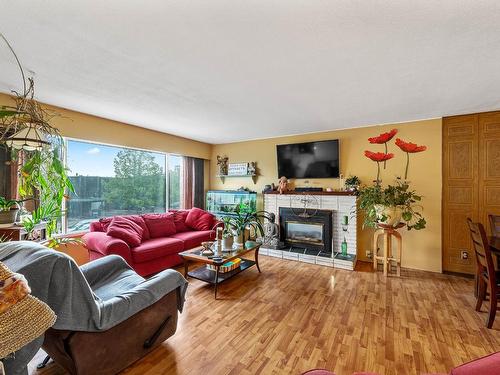 365 Pemberton Terrace, Kamloops, BC - Indoor Photo Showing Living Room With Fireplace