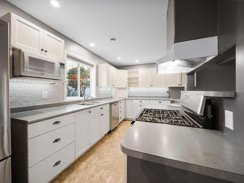 2277 Schindler Cres, Merritt, BC - Indoor Photo Showing Kitchen With Double Sink