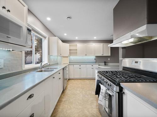 2277 Schindler Cres, Merritt, BC - Indoor Photo Showing Kitchen With Double Sink