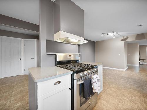 2277 Schindler Cres, Merritt, BC - Indoor Photo Showing Kitchen