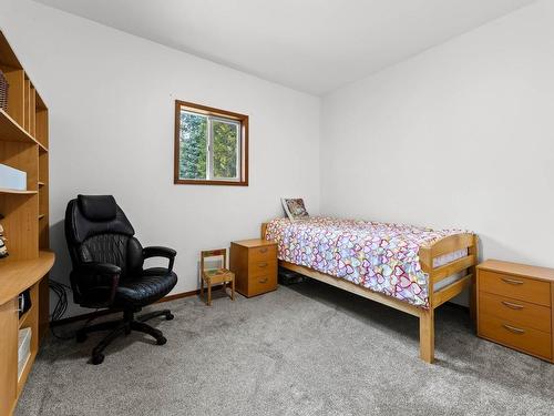 3512 Barriere Lakes Rd, Barriere, BC - Indoor Photo Showing Bedroom