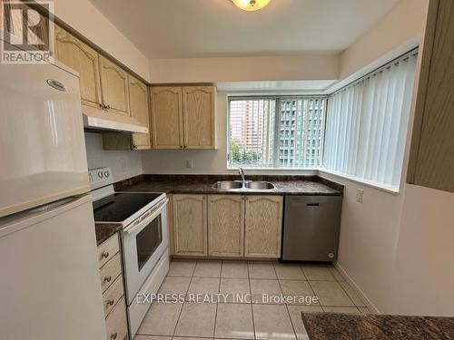 603 - 29 Pemberton Avenue, Toronto, ON - Indoor Photo Showing Kitchen With Double Sink