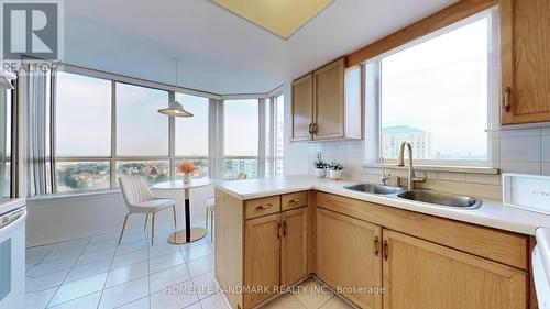 1405 - 30 Thunder Grove, Toronto (Agincourt North), ON - Indoor Photo Showing Kitchen With Double Sink