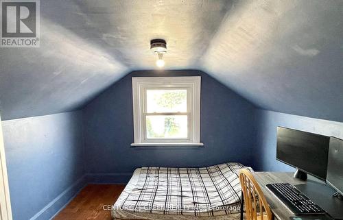 493 Drew Street, Oshawa, ON - Indoor Photo Showing Bedroom