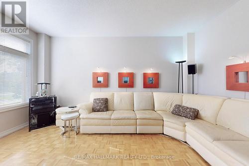 151 Nevada Crescent, Vaughan, ON - Indoor Photo Showing Living Room