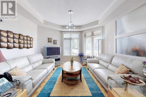 151 Nevada Crescent, Vaughan, ON - Indoor Photo Showing Living Room