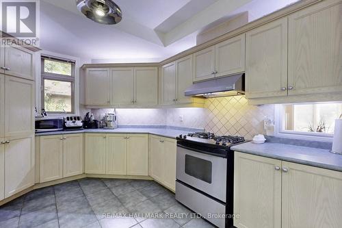 151 Nevada Crescent, Vaughan, ON - Indoor Photo Showing Kitchen