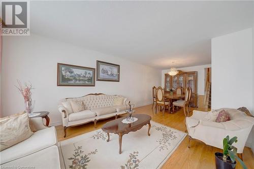 49 Ellingwood Avenue, Hamilton, ON - Indoor Photo Showing Living Room