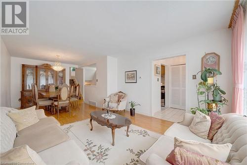 49 Ellingwood Avenue, Hamilton, ON - Indoor Photo Showing Living Room