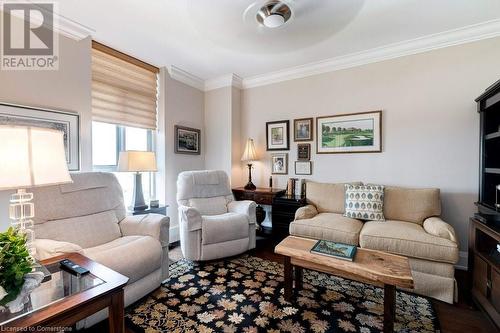 5250 Lakeshore Road Unit# 2006, Burlington, ON - Indoor Photo Showing Living Room