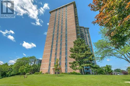 5250 Lakeshore Road Unit# 2006, Burlington, ON - Outdoor With Facade