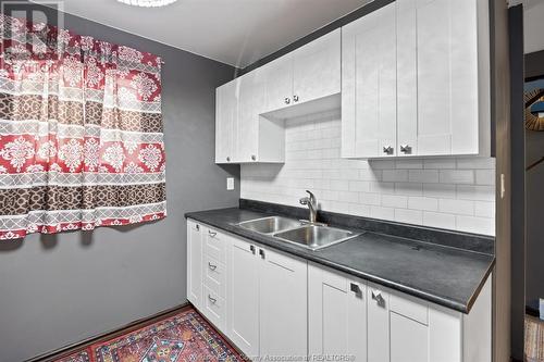 8485 Darlington Crescent, Windsor, ON - Indoor Photo Showing Kitchen With Double Sink