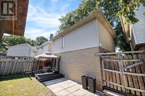 8485 Darlington Crescent, Windsor, ON - Outdoor With Exterior