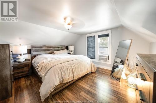 327 Lincoln, Windsor, ON - Indoor Photo Showing Bedroom