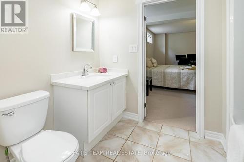 18 Todd Drive, Barrie, ON - Indoor Photo Showing Bathroom