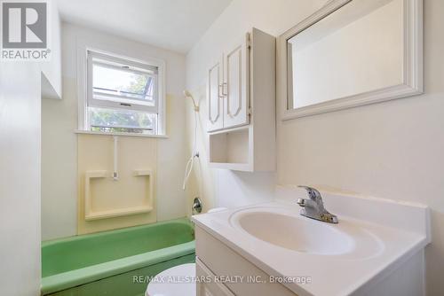 8940 Ashburn Road, Whitby, ON - Indoor Photo Showing Bathroom