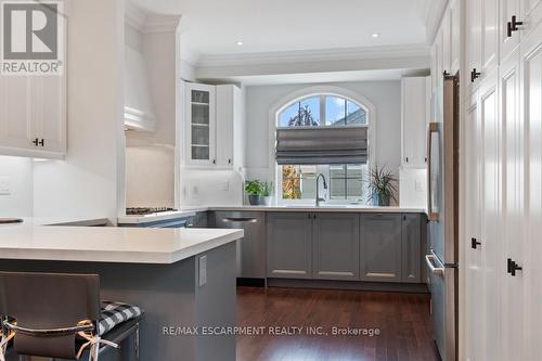 139 Wilson Street, Oakville, ON - Indoor Photo Showing Kitchen