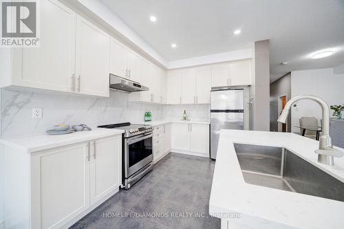 15 Turnhouse Crescent N, Markham, ON - Indoor Photo Showing Kitchen With Stainless Steel Kitchen With Upgraded Kitchen