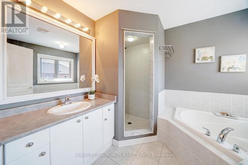 15 Turnhouse Crescent N, Markham, ON - Indoor Photo Showing Bathroom