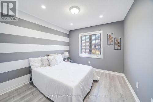 15 Turnhouse Crescent N, Markham, ON - Indoor Photo Showing Bedroom