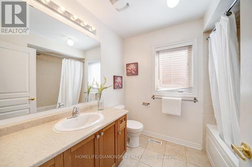 15 Turnhouse Crescent N, Markham, ON - Indoor Photo Showing Bathroom