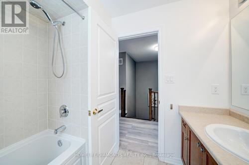 15 Turnhouse Crescent N, Markham, ON - Indoor Photo Showing Bathroom