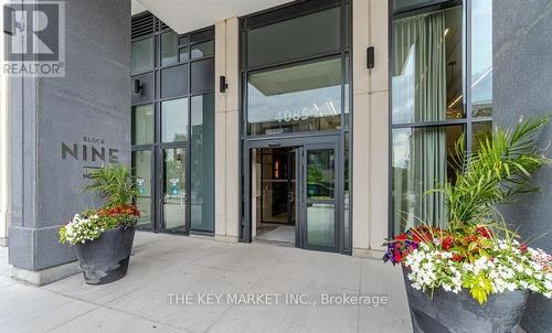 1809 - 4085 Parkside Village Drive, Mississauga (Creditview), ON - Outdoor