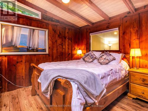 8 Daisy Trail, Kawartha Lakes, ON - Indoor Photo Showing Bedroom