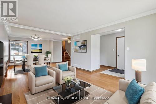 40 Barley Mill Crescent, Clarington, ON - Indoor Photo Showing Living Room