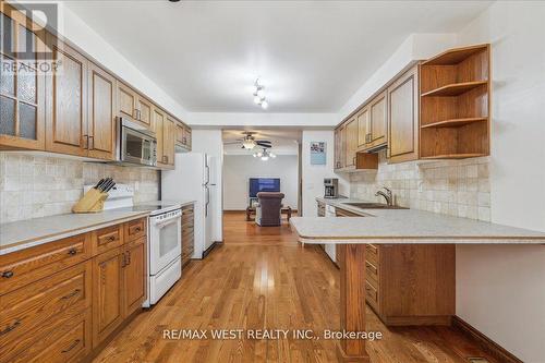 40 Barley Mill Crescent, Clarington, ON - Indoor Photo Showing Kitchen