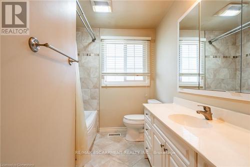 555 Letitia Court, Burlington, ON - Indoor Photo Showing Bathroom