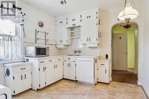 111 Evans Avenue, Toronto, ON - Indoor Photo Showing Kitchen